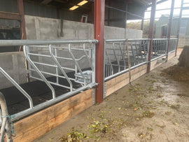 Diagonal Feeding Gate